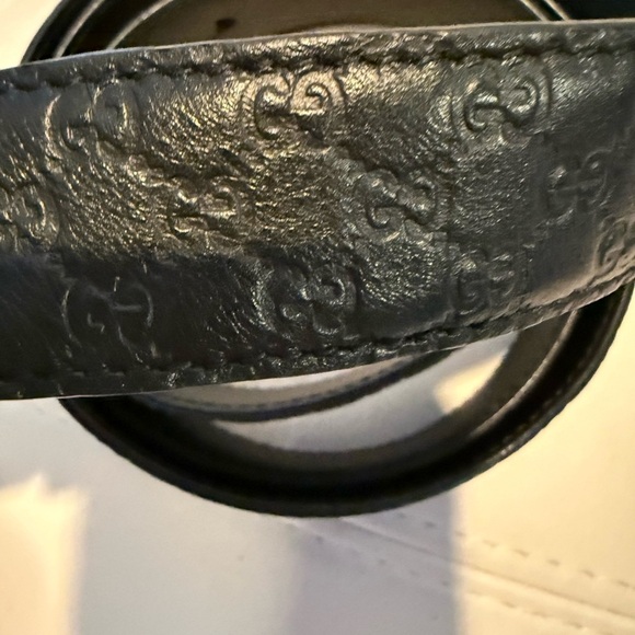 Black Logo Embossed Leather Gucci Belt Size 110 - Picture 2 of 7